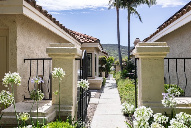 Detail Gallery Image 4 of 45 For 29122 Laurel Valley Dr, Vista,  CA 92084 - 2 Beds | 2 Baths