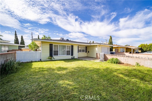 Detail Gallery Image 2 of 20 For 2026 Shasta St, Mojave,  CA 93501 - 3 Beds | 1/1 Baths