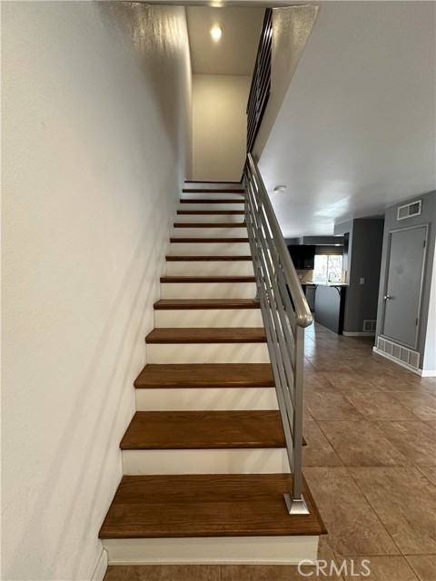 Detail Gallery Image 11 of 45 For 18598 Creek Ln, Huntington Beach,  CA 92648 - 3 Beds | 2/1 Baths
