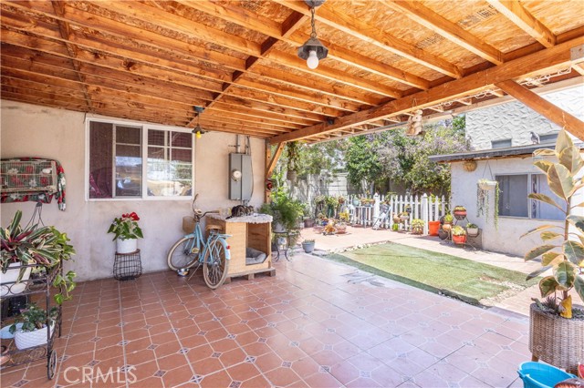 142 Vendome Street, Los Angeles, California 90026, 4 Bedrooms Bedrooms, ,2 BathroomsBathrooms,Single Family Residence,For Sale,Vendome,SR24139655