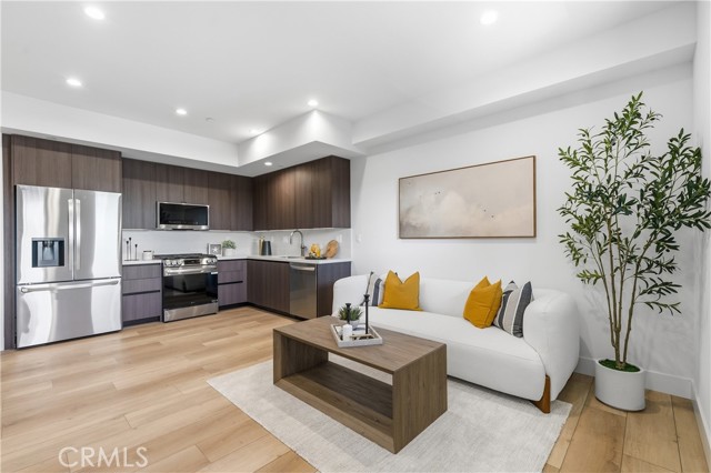 Detail Gallery Image 2 of 26 For 150 S Oak Knoll Ave #105,  Pasadena,  CA 91101 - 2 Beds | 2 Baths