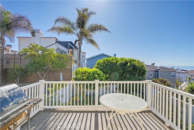Detail Gallery Image 29 of 36 For 628 13th, Manhattan Beach,  CA 90266 - 3 Beds | 2 Baths