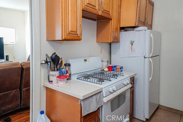 3915 E 11th Street, Long Beach CA: https://media.crmls.org/medias/7effda09-09ce-4efd-b036-7c8487e48b4d.jpg