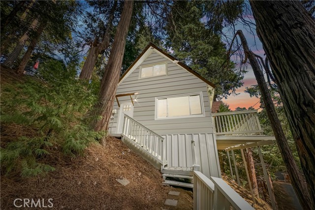 Detail Gallery Image 6 of 33 For 354 Hillside Rd, Lake Arrowhead,  CA 92352 - 2 Beds | 1 Baths