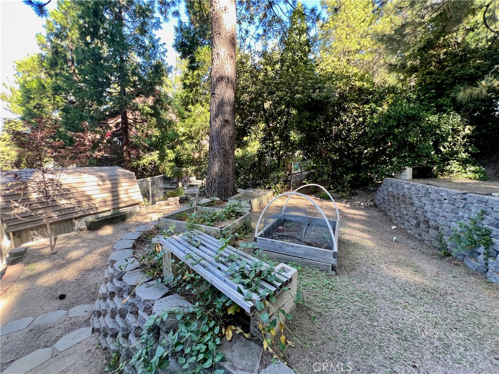 https://media.crmls.org/medias/7f01c2a2-01d2-4142-9389-aceaeb326349.jpg?preset=X-Large