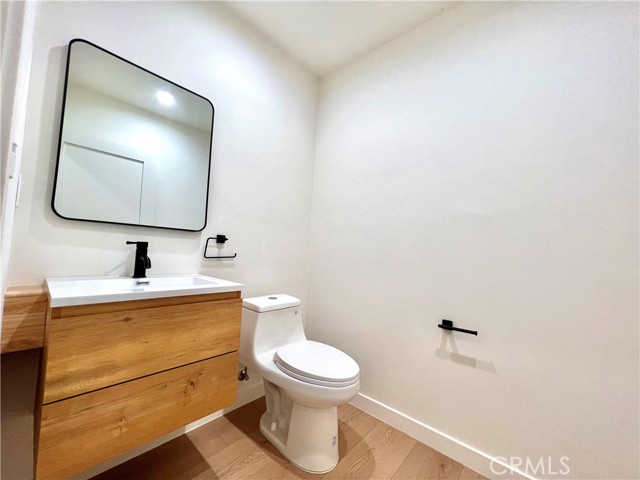 Detail Gallery Image 7 of 11 For 5255 3/4 Denny Ave, North Hollywood,  CA 91601 - 1 Beds | 1 Baths