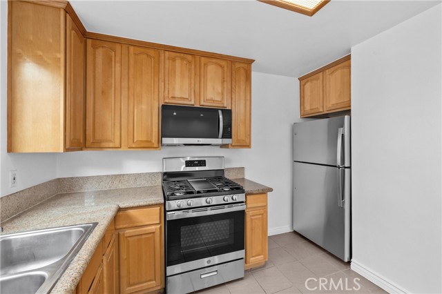 Detail Gallery Image 20 of 39 For 4838 Elmwood #7,  Los Angeles,  CA 90004 - 3 Beds | 3 Baths