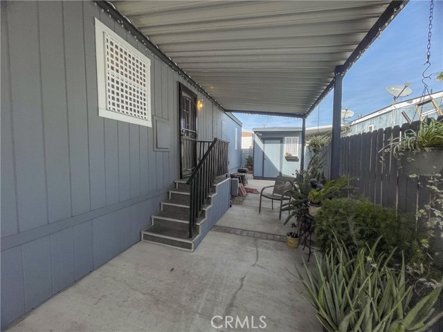 Detail Gallery Image 7 of 42 For 21001 Plummer St #12,  Chatsworth,  CA 91311 - 2 Beds | 2 Baths