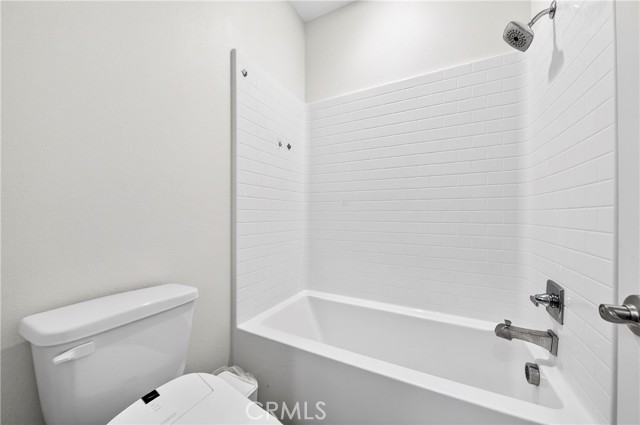 335 Magnet, Irvine CA: https://media.crmls.org/medias/7f031ce8-5eaa-42e0-923b-910eeafeb67c.jpg