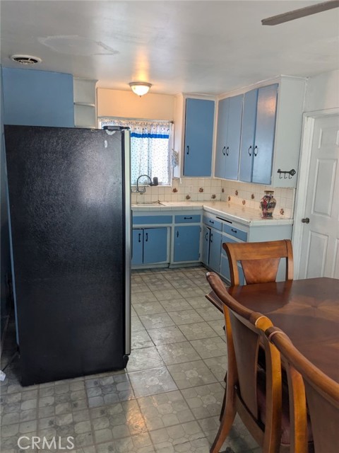 10406 San Carlos, South Gate CA: https://media.crmls.org/medias/7f03f93c-fc98-4a1a-8ced-12527d8a0391.jpg