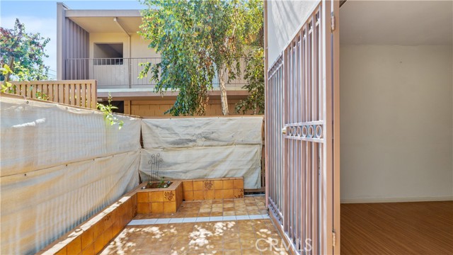 Detail Gallery Image 11 of 28 For 14903 S Normandie Ave #117,  Gardena,  CA 90247 - 2 Beds | 1/1 Baths