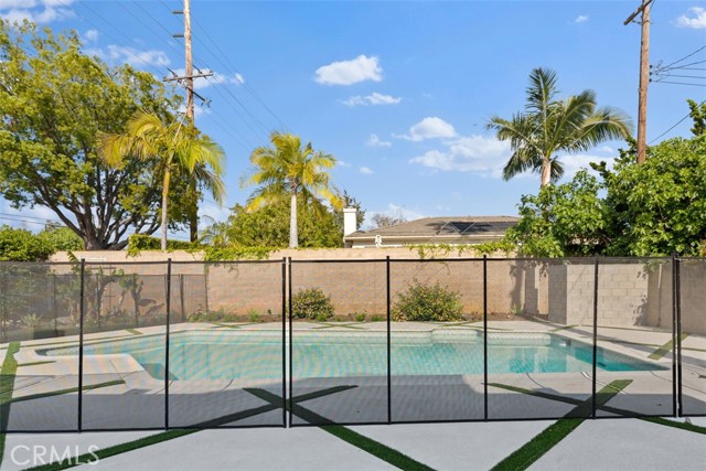 Detail Gallery Image 31 of 38 For 14012 Gershon Pl, Santa Ana,  CA 92705 - 3 Beds | 3 Baths