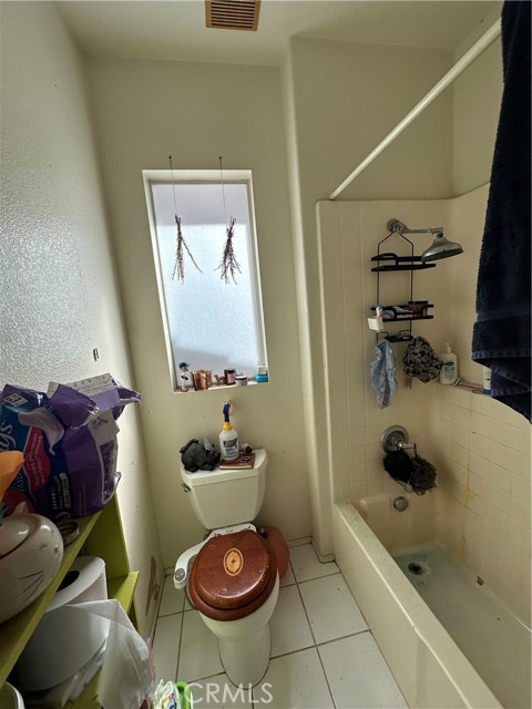 Detail Gallery Image 14 of 19 For 4815 Creekway Ln, Riverside,  CA 92505 - 5 Beds | 4 Baths