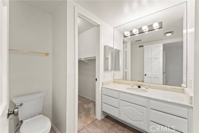 Detail Gallery Image 27 of 40 For 4720 Park Encino Ln #220,  Encino,  CA 91436 - 2 Beds | 2/1 Baths