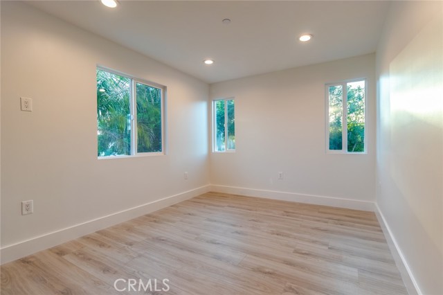 Detail Gallery Image 12 of 28 For 5020 Pickford St, Los Angeles,  CA 90019 - 3 Beds | 3 Baths