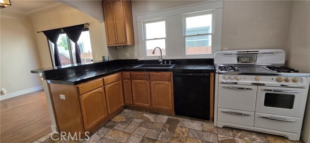 Detail Gallery Image 14 of 35 For 225 Saint Joseph Ave, Long Beach,  CA 90803 - 2 Beds | 1 Baths