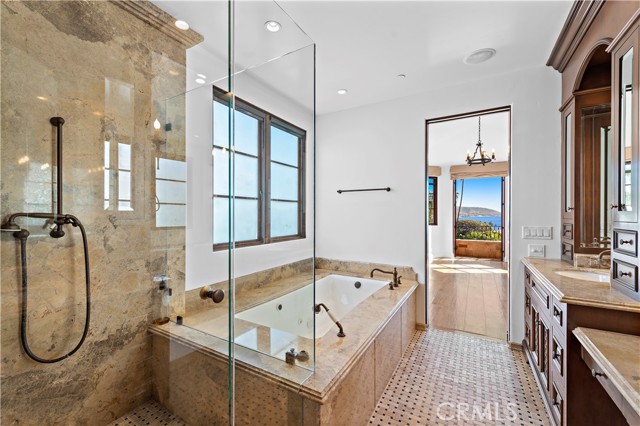 Detail Gallery Image 28 of 71 For 177 Crescent Bay Dr, Laguna Beach,  CA 92651 - 4 Beds | 4/2 Baths