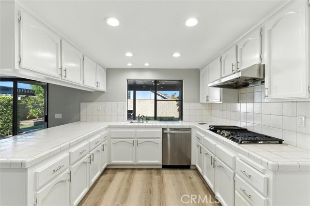 17826 Osage Avenue, Torrance CA: https://media.crmls.org/medias/7f06cfdf-a16d-420a-a95b-2e2ea9998ffc.jpg