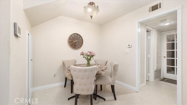 Detail Gallery Image 11 of 37 For 16826 Algonquin St #49,  Huntington Beach,  CA 92649 - 3 Beds | 2/1 Baths