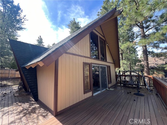 1136 Eagle Mountain Drive, Big Bear City CA: https://media.crmls.org/medias/7f07453d-cbee-4911-93cd-629d157c272d.jpg