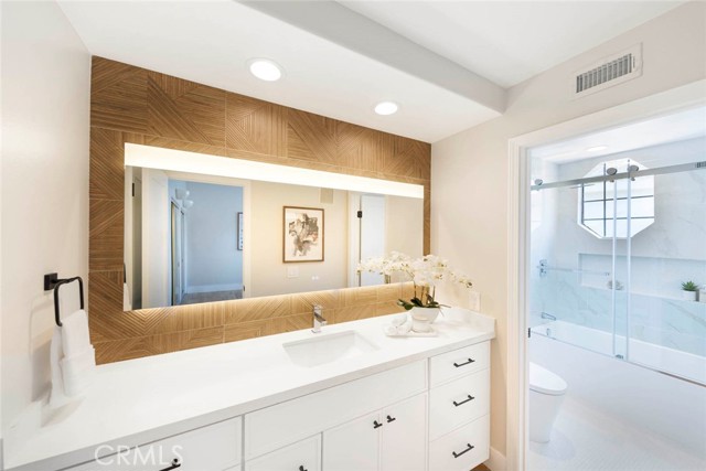 Detail Gallery Image 25 of 44 For 90 Ocean Vista, Newport Beach,  CA 92660 - 2 Beds | 2/1 Baths