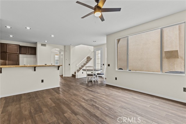 Detail Gallery Image 7 of 32 For 2535 Canterbury Ln, Simi Valley,  CA 93063 - 4 Beds | 2/1 Baths