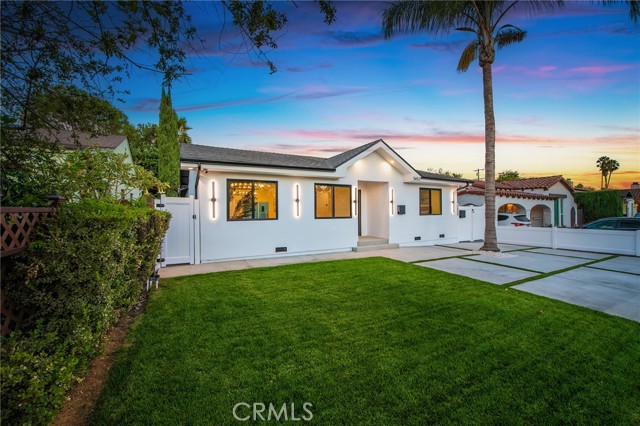 Detail Gallery Image 2 of 45 For 5652 Lemp Ave, North Hollywood,  CA 91601 - 5 Beds | 4 Baths