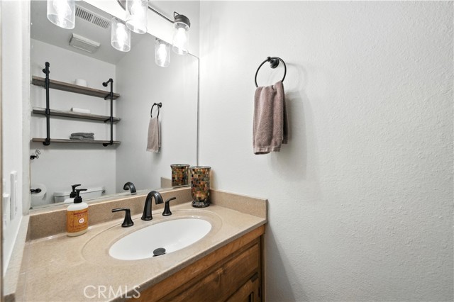 Detail Gallery Image 21 of 50 For 39122 Starview Ln, Big Bear Lake,  CA 92315 - 3 Beds | 2/1 Baths