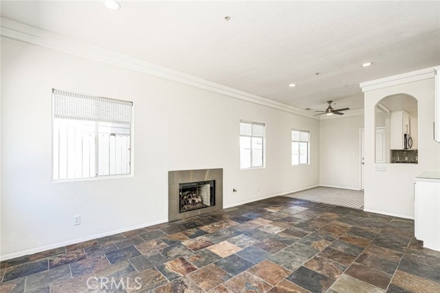 Detail Gallery Image 9 of 20 For 2213 Marshallfield Ln #B,  Redondo Beach,  CA 90278 - 4 Beds | 3 Baths