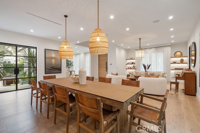 10 Seabluff, Newport Beach CA: https://media.crmls.org/medias/7f08a7bd-6d54-4b94-b8e0-69486321cf5c.jpg