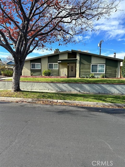 Detail Gallery Image 1 of 24 For 27837 Bakerton Ave, Canyon Country,  CA 91351 - 4 Beds | 2 Baths