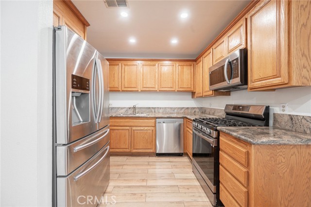 Detail Gallery Image 11 of 38 For 7137 Shoup Avenue #39,  West Hills,  CA 91307 - 3 Beds | 2/1 Baths