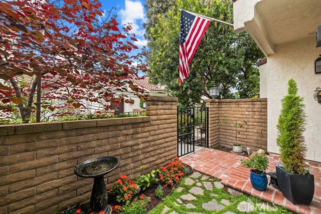 Image 4 of 33 For 38 Navarre  138