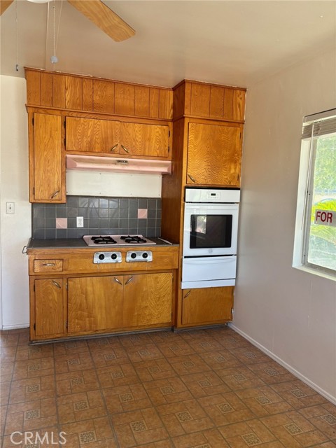 Detail Gallery Image 7 of 7 For 41816 Acacia, Hemet,  CA 92544 - 2 Beds | 1 Baths