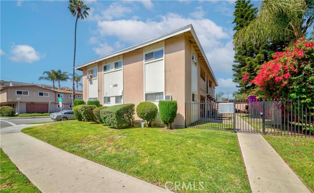 1381 Burwood Street, La Habra CA: https://media.crmls.org/medias/7f0d65cf-5346-4986-8e9f-b8ae6c4c4ffc.jpg