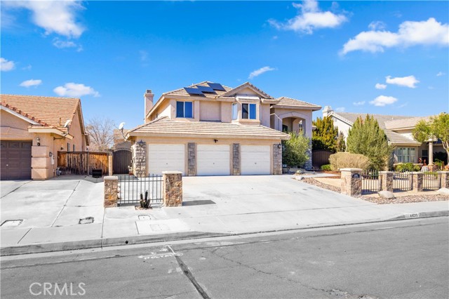 Detail Gallery Image 3 of 50 For 44235 Westridge, Lancaster,  CA 93536 - 5 Beds | 3 Baths