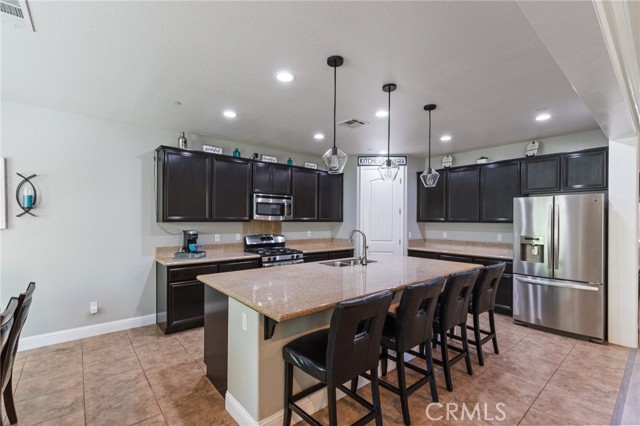 1697 Whiteash Avenue, Clovis CA: https://media.crmls.org/medias/7f0d6ede-8f78-44e4-a8d5-ff4cf764de39.jpg