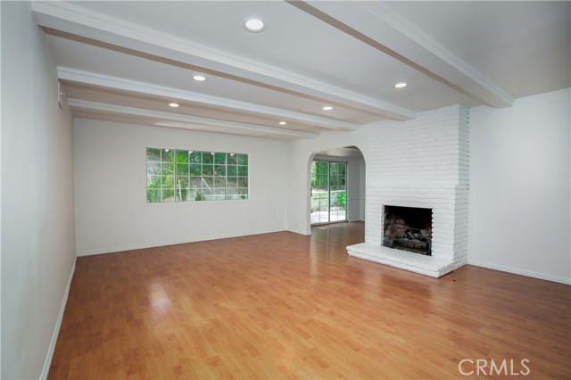 Detail Gallery Image 2 of 27 For 5219 San Feliciano Dr, Woodland Hills,  CA 91364 - 6 Beds | 4 Baths