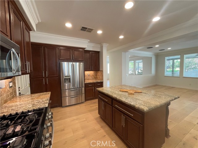 Detail Gallery Image 14 of 44 For 36621 Covington Cir, Murrieta,  CA 92563 - 4 Beds | 2/1 Baths