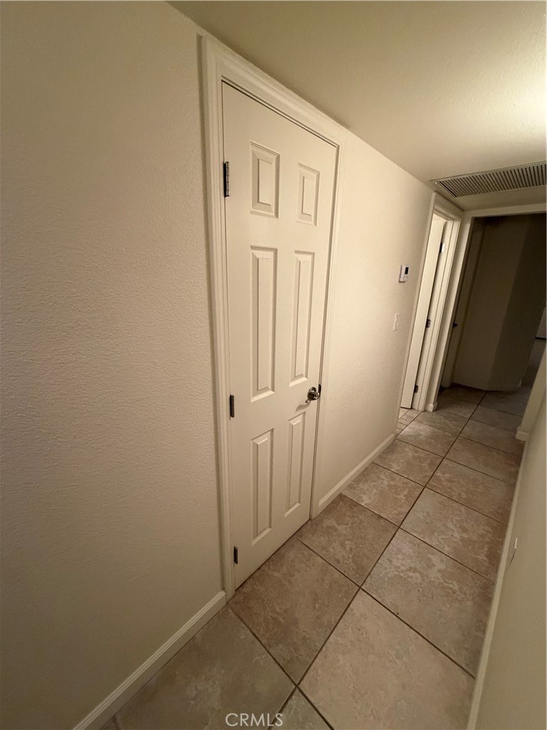 https://media.crmls.org/medias/7f0e6359-9ac1-4a1a-b8e4-ff3ffb00c35a.jpg?preset=X-Large