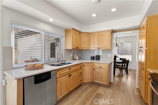 21292 Bulkhead Circle, Huntington Beach CA: https://media.crmls.org/medias/7f0feac3-8c47-4b3e-94e0-dd15fdbef0fe.jpg