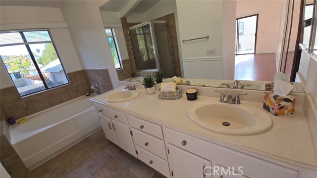 Detail Gallery Image 13 of 35 For 10387 Crossing Green Cir, Moreno Valley,  CA 92557 - 4 Beds | 2/1 Baths