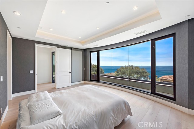 Detail Gallery Image 19 of 64 For 2340 Crestview Dr, Laguna Beach,  CA 92651 - 4 Beds | 5/1 Baths