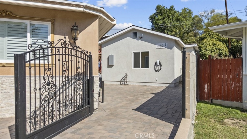 1/2 Wescott Avenue