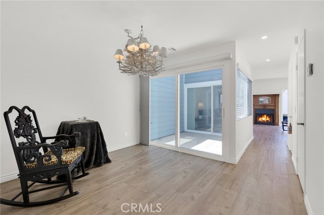 Detail Gallery Image 4 of 33 For 5835 Etiwanda Ave, Tarzana,  CA 91356 - 2 Beds | 2/1 Baths