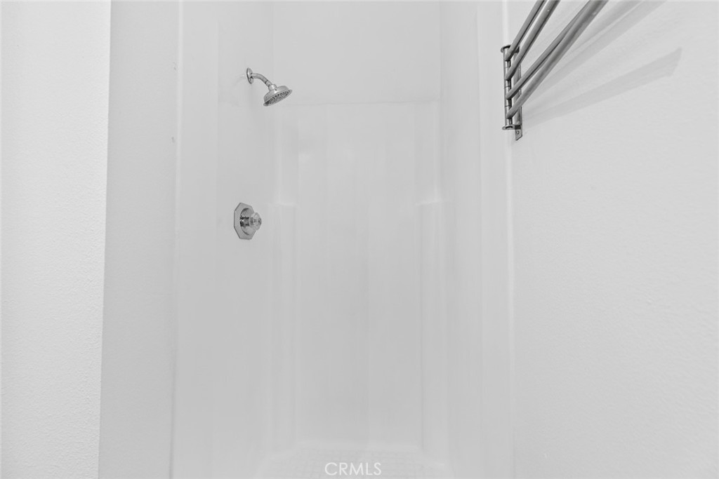 https://media.crmls.org/medias/7f112468-3c4c-437e-a99f-173a69c70fcc.jpg?preset=X-Large