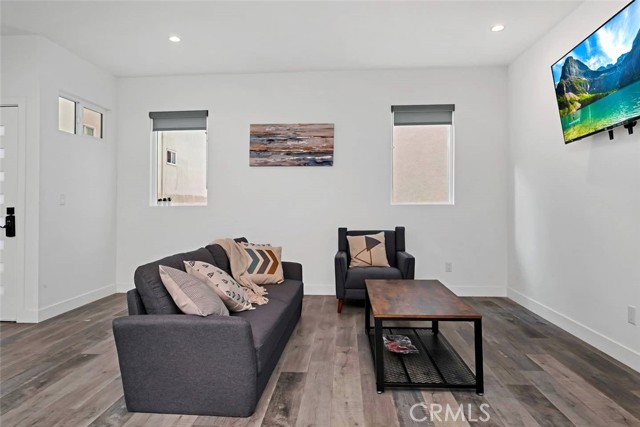 Detail Gallery Image 13 of 36 For 1344 N Kenmore, Los Angeles,  CA 90027 - 3 Beds | 3/1 Baths