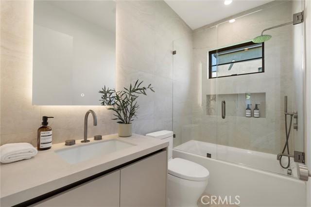 Detail Gallery Image 45 of 65 For 4625 Vesper Ave, Sherman Oaks,  CA 91403 - 5 Beds | 5/2 Baths