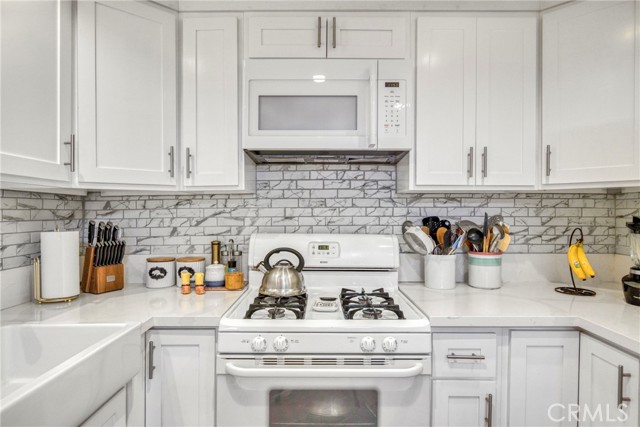 Detail Gallery Image 11 of 25 For 15155 Sherman Way #14,  Van Nuys,  CA 91405 - 1 Beds | 1 Baths