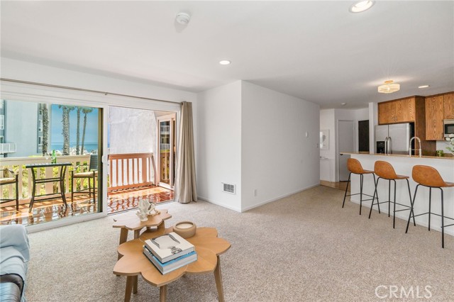 620 The Village, Redondo Beach, California 90277, 1 Bedroom Bedrooms, ,1 BathroomBathrooms,Residential,For Sale,The Village,PV24182247